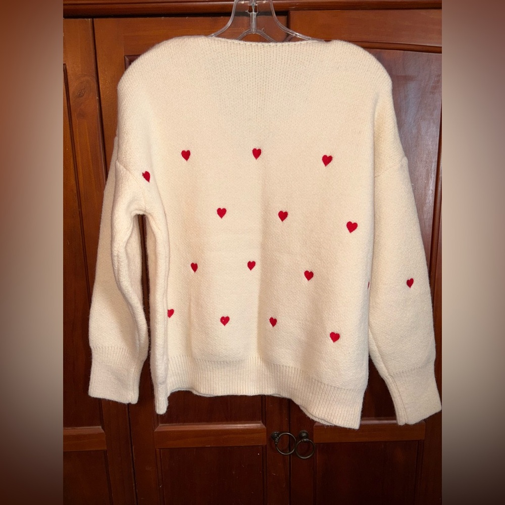 No tag Cream Sweater with Red Heart Accents #1655 - Picture 3 of 4
